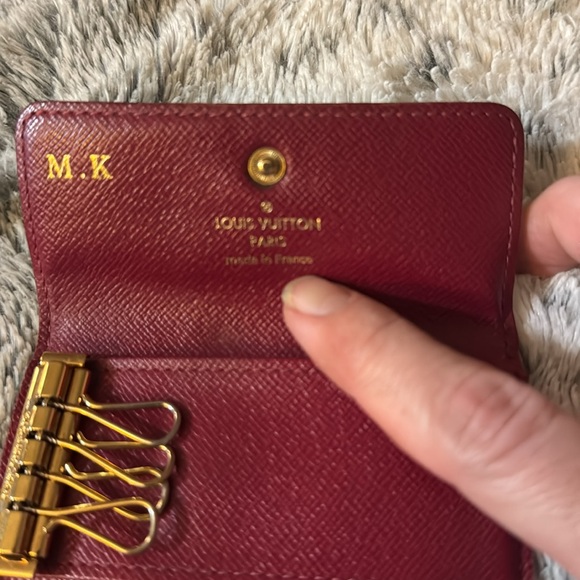 Men’s Or Women’s Louis Vuitton Key Carrier with Rare Red Interior! Super clean! - Picture 6 of 13